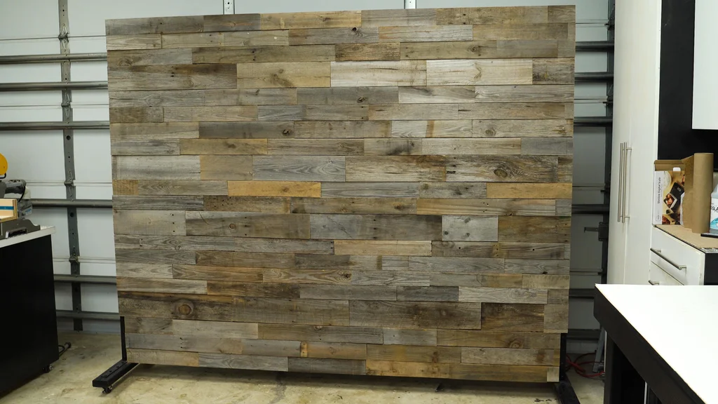 how to build a free standing pallet wall